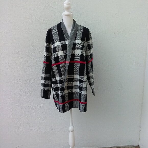 Leo & Nicole Sweater Cardigan Women's 1X Red Black Plaid Open Acrylic Preppy - Picture 7 of 8